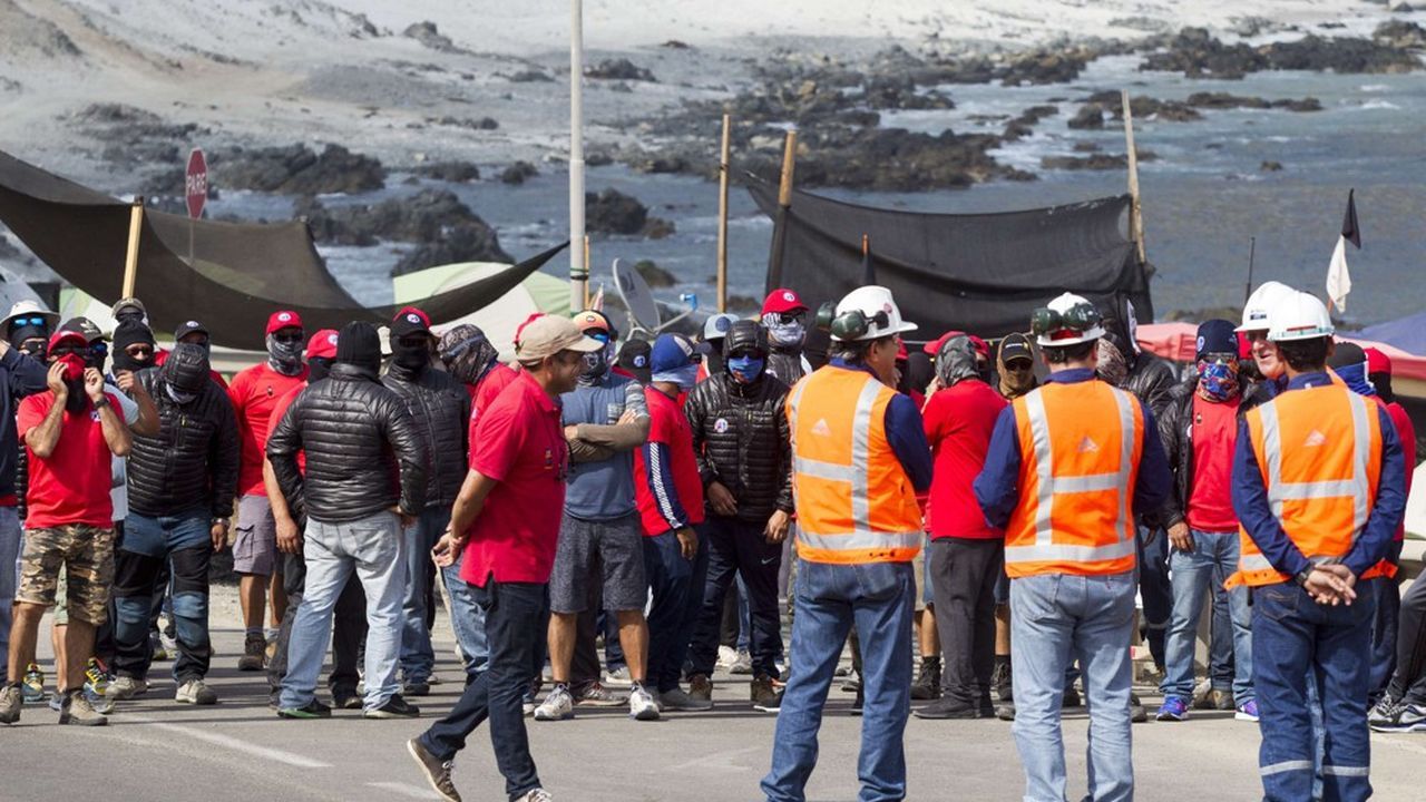 Une grève paralyse la plus grande mine de cuivre du monde au Chili
