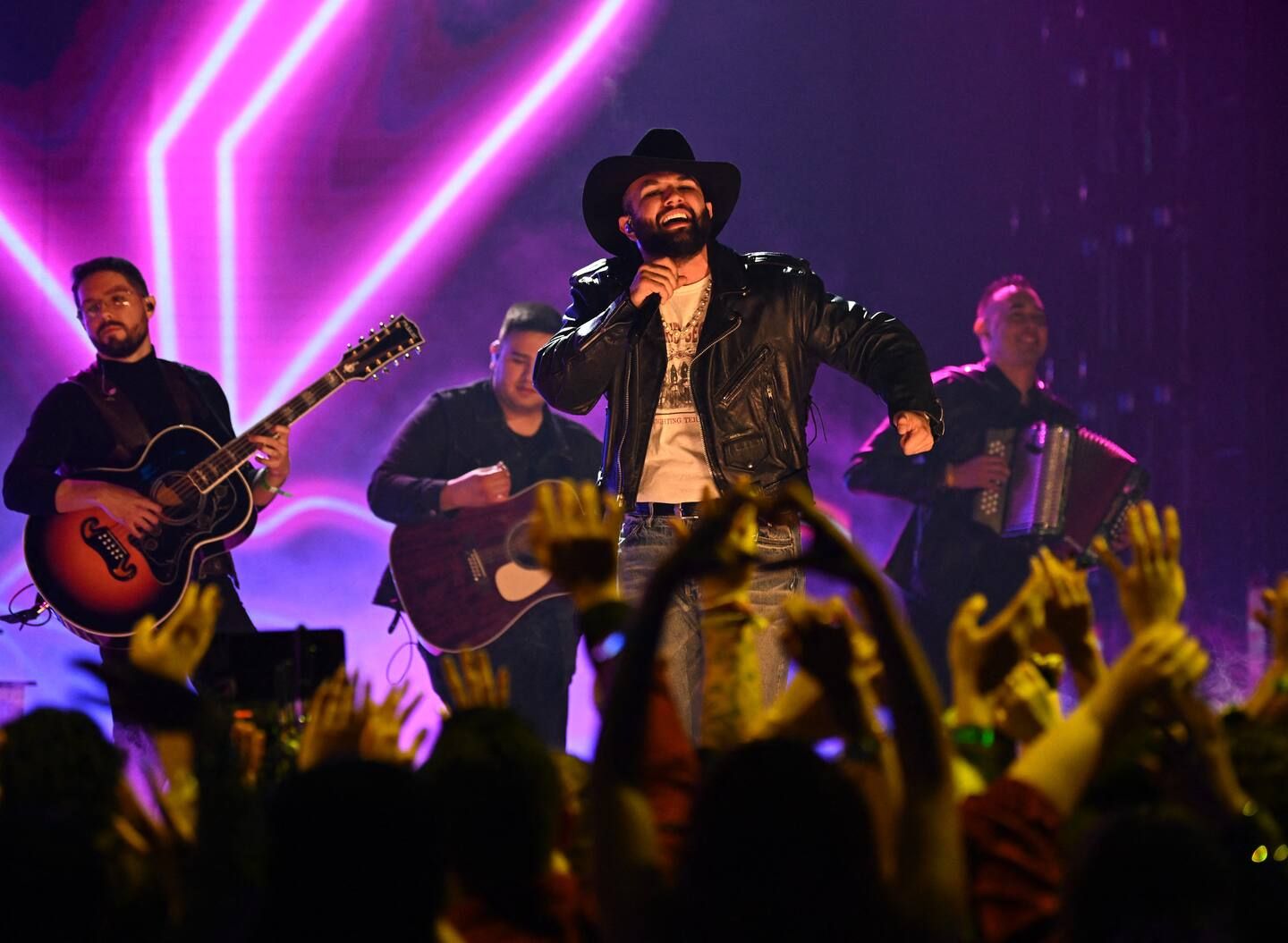 Le drame des narcocorridos au Mexique : un chanteur abattu et la violence qui gangrène les cartels