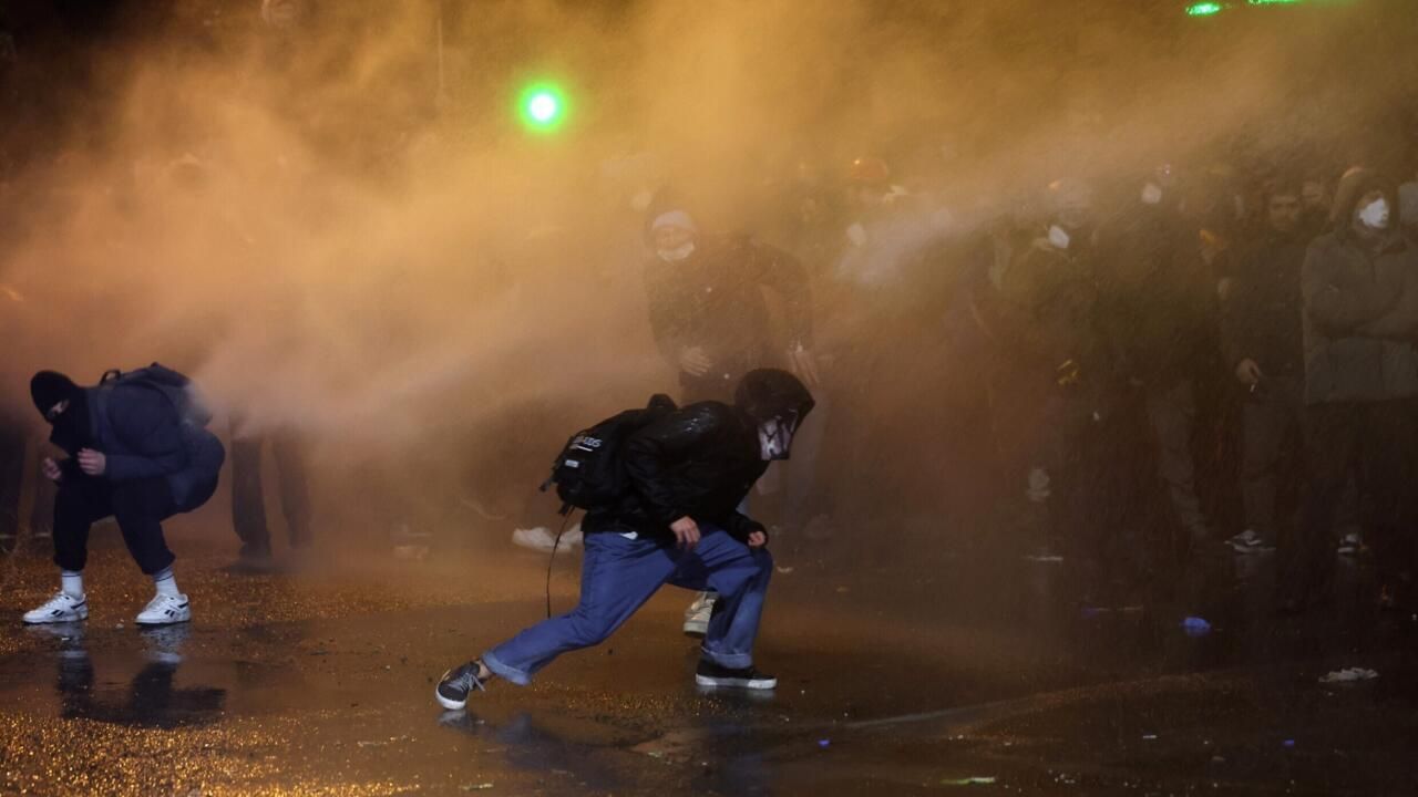 Quatrième nuit de manifestations et de heurts en Géorgie : un appel à l'unité européenne