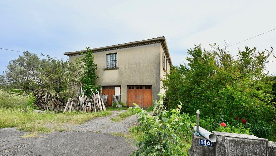 Gard, un homme de 68 ans retrouvé criblé de balles à son domicile, enquête sur un meurtre mystérieux dans le sud de la France