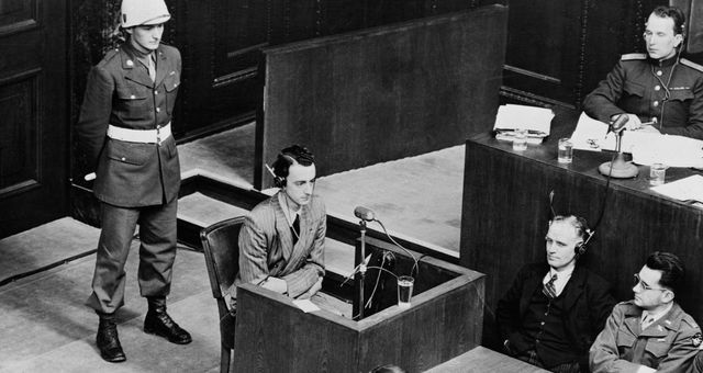 Débat Société & Mémoire - Aimer la France, est-ce accepter ses crimes du passé et les turpitudes de ses élites ?