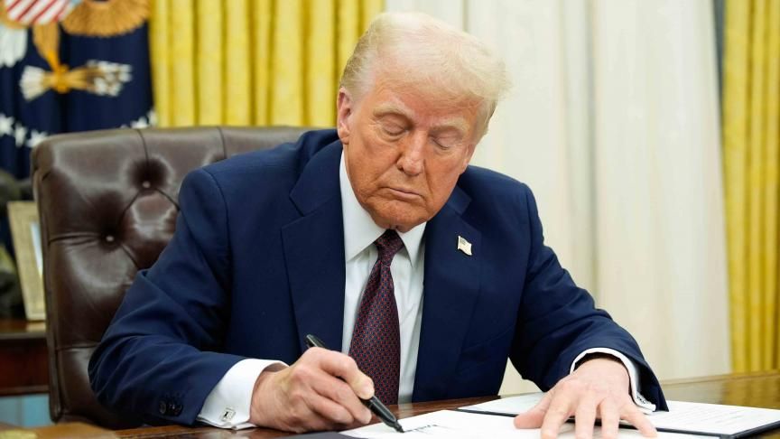 Aux Thuriféraires du Trumpisme Triomphant : Une Mise en Garde Économique et Intellectuelle