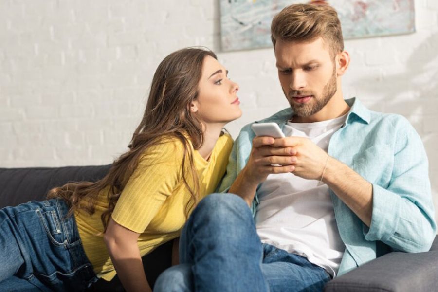 Faits divers : Addiction malsaine ou reflet d'une société en perte de repères ?