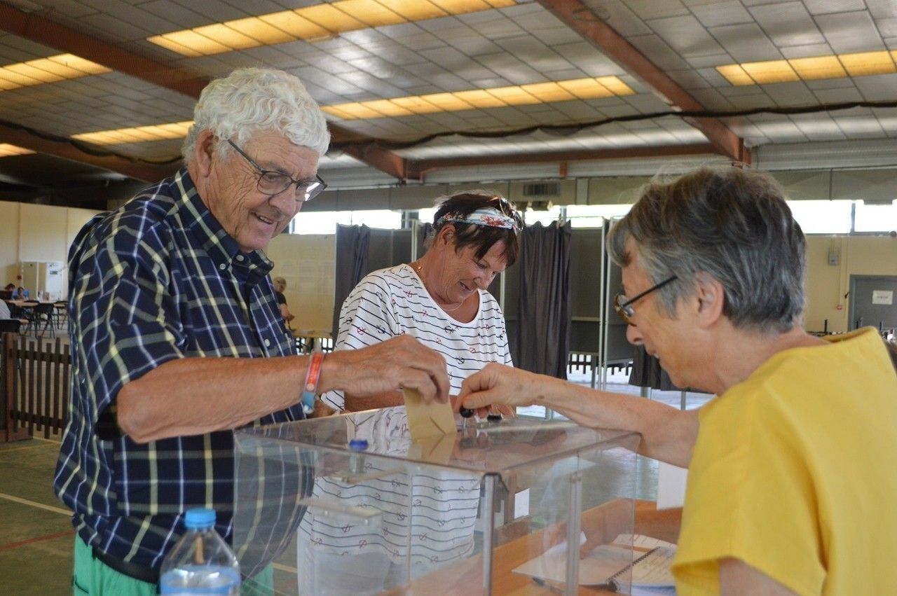 Les résultats du premier tour des législatives françaises de 2024 ont provoqué une onde de choc au Maghreb