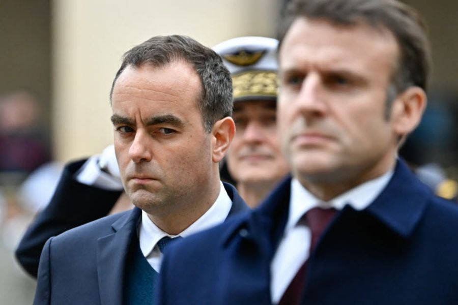 Nomination de Lecornu à Matignon : Emmanuel Macron peut-il tenir jusqu’à la fin de son mandat face à une hostilité croissante ?
