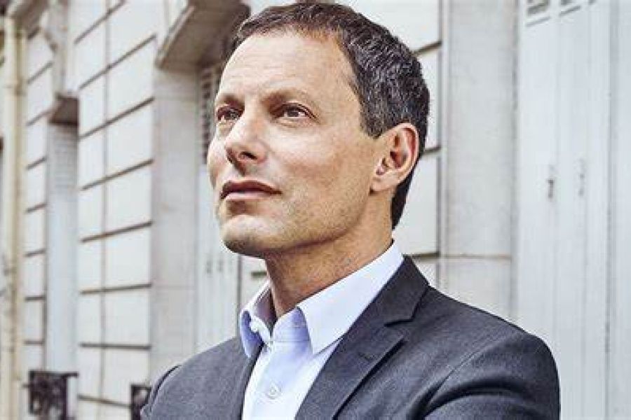 Médias : Départ de Marc-Olivier Fogiel, il écrit à ses collaborateurs