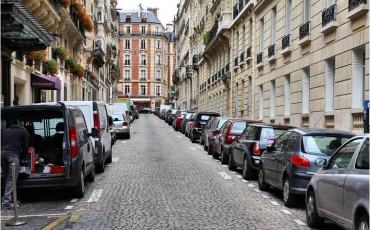 Hausse des tarifs de stationnement pour les SUV : la mairie de Paris revoit sa copie pour certains véhicules