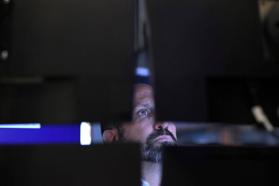 LA RÉSILIENCE DU MODÈLE SUISSE — LE TEMPS ANALYSE LA FINANCE FACE À L'IMPACT D'ORMUZ