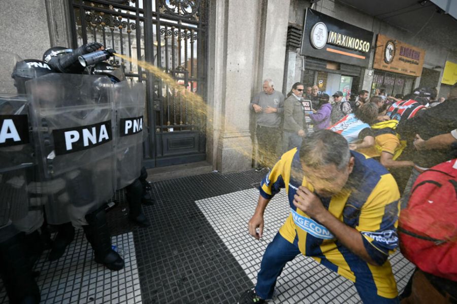 Argentine : de violents affrontements entre police et manifestants lors d'une marche pour les retraites