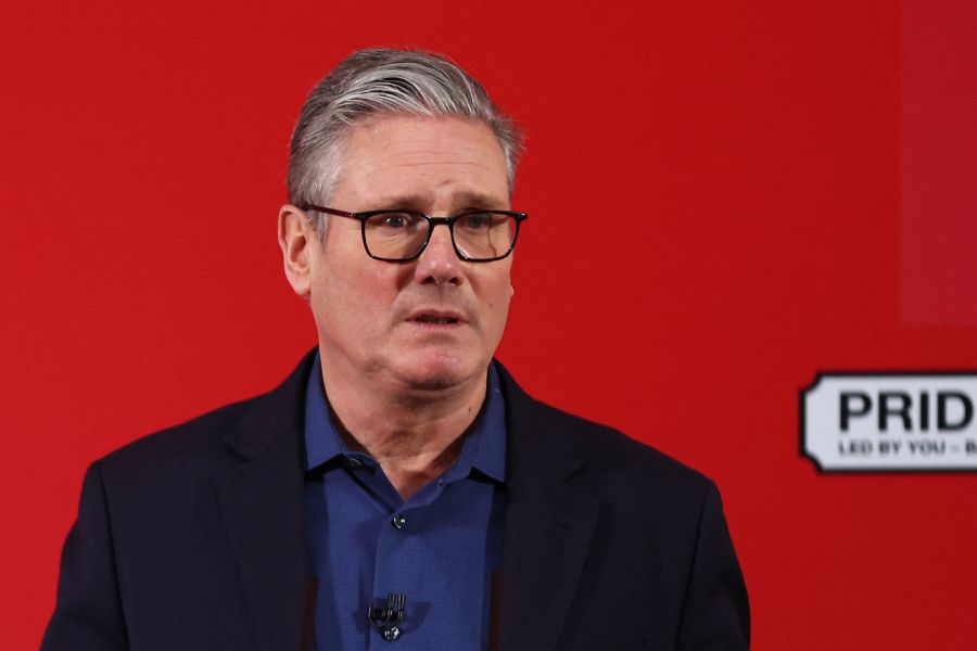 Affaire Epstein : Nouvelles révélations et démission au sommet à Downing Street