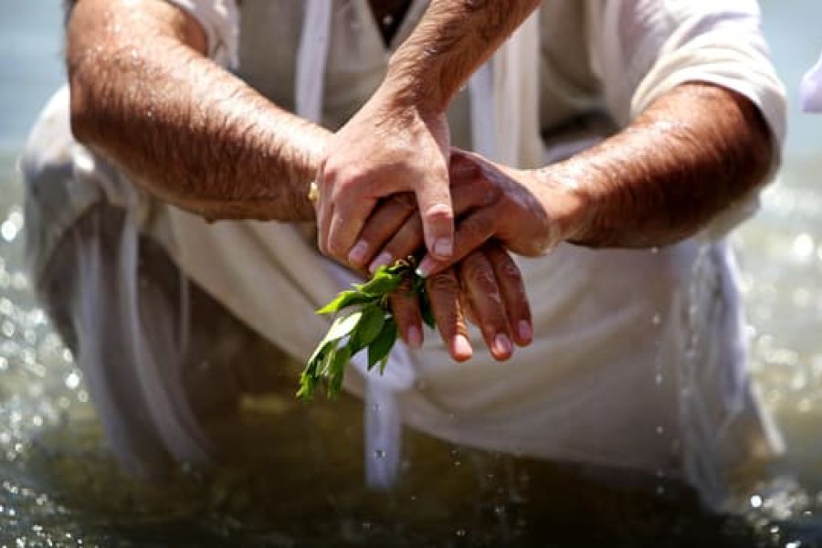 Pseudo-thérapeutes, Coachs Déviants, Gourous du Cancer : Comment les Dérives Sectaires Infestent Notre Société et Comment S'en Protéger