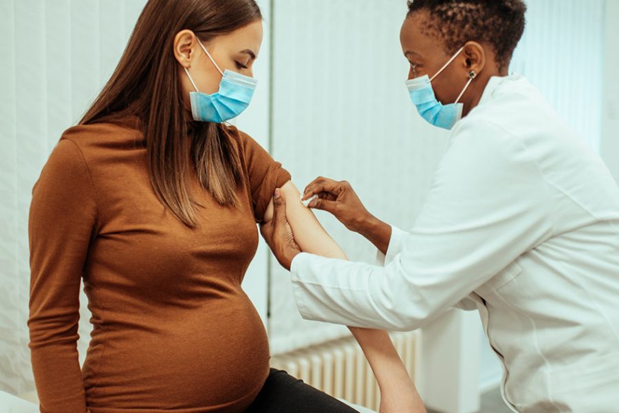 Vaccination des femmes enceintes : l’Académie de médecine tire la sonnette d’alarme
