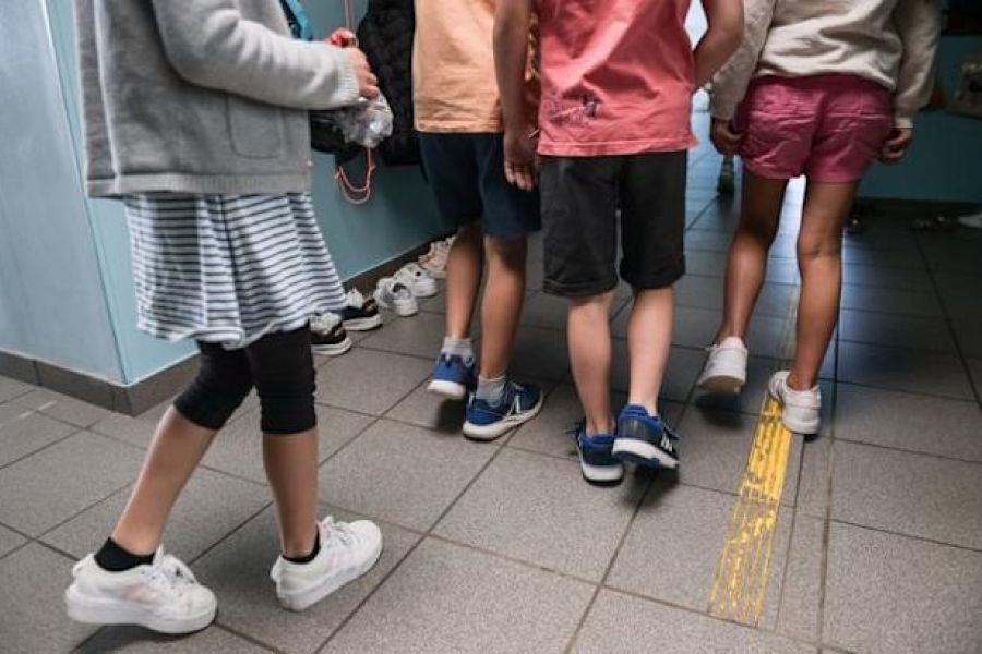Loir-et-Cher : un élève de CE2 avec trois couteaux dans son cartable – L’école primaire face à la montée de la violence et au défi de la prévention