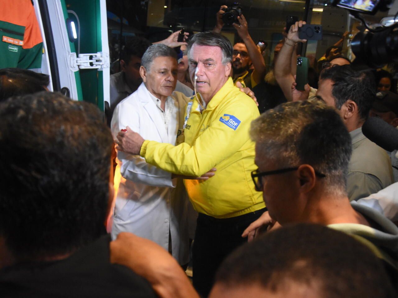 Bolsonaro : Convalescence « très délicate et prolongée » après son opération – L'ancien président face à de nouveaux défis de santé