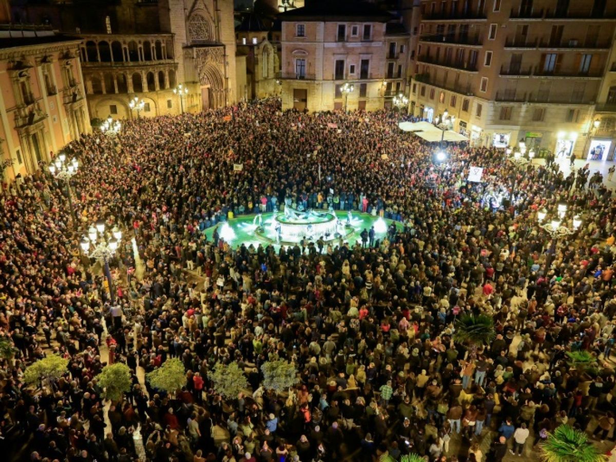 Espagne : manifestations à Valence contre la gestion des inondations meurtrières