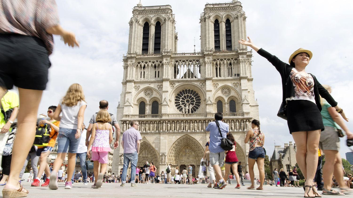 OMONDO CULTURE - Notre-Dame de Paris : débat sur la gratuité d'entrée pour les touristes