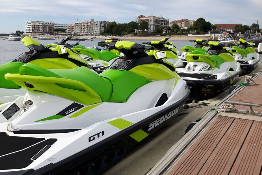 Bassin d’Arcachon – Jet-skis contre ostréiculteurs : le littoral à l’épreuve des modèles économiques