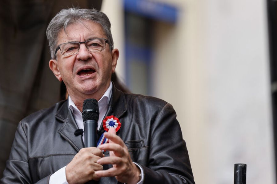 Opposition : France 2025 – Jean-Luc Mélenchon propose une motion de destitution contre Emmanuel Macron, relançant la crise institutionnelle