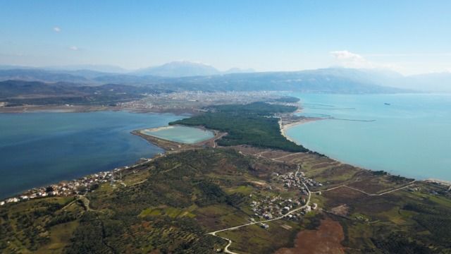 Préservation de la lagune de Vjosa-Narta en Albanie : les mouvements écologiques internationaux face aux grands investissements immobiliers