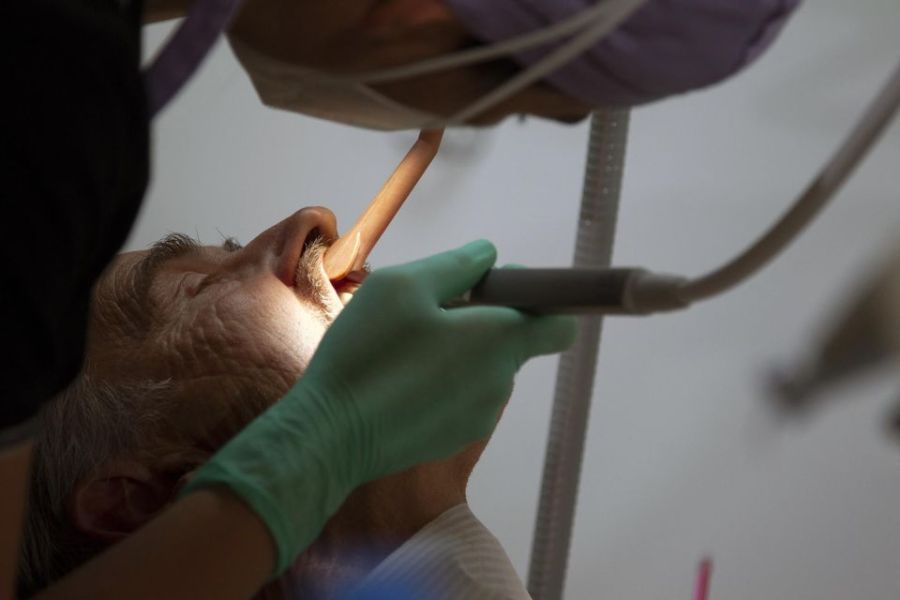 Brésil : un gagnant du loto décède lors d'une opération dentaire après avoir remporté 32 millions d'euros