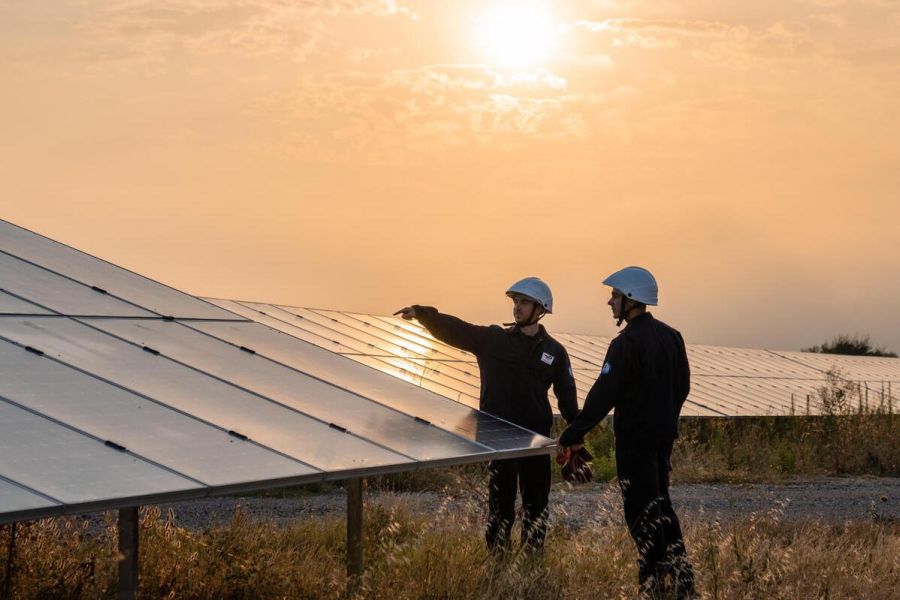Transition Écologique et Grandes Entreprises : TotalEnergies au Cœur des Débats sur la Régulation et la Souveraineté