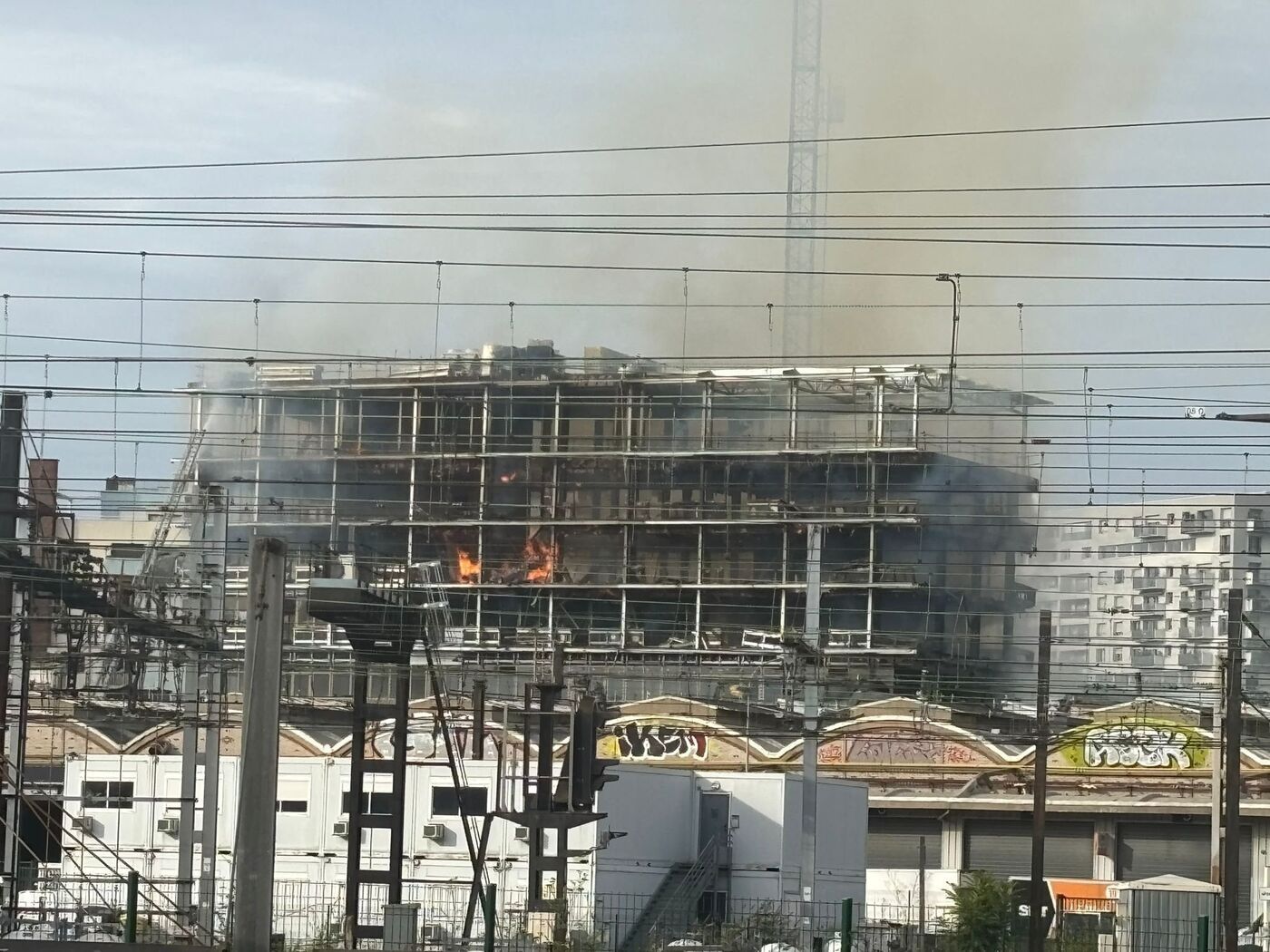 Paris : Incendie d’ampleur dans un immeuble du 12e arrondissement, plus de 180 pompiers mobilisés