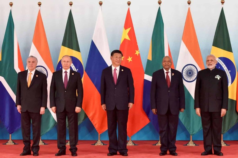 Les BRICS , les nouvelles mesures et la fin du dollar roi archi-puissant