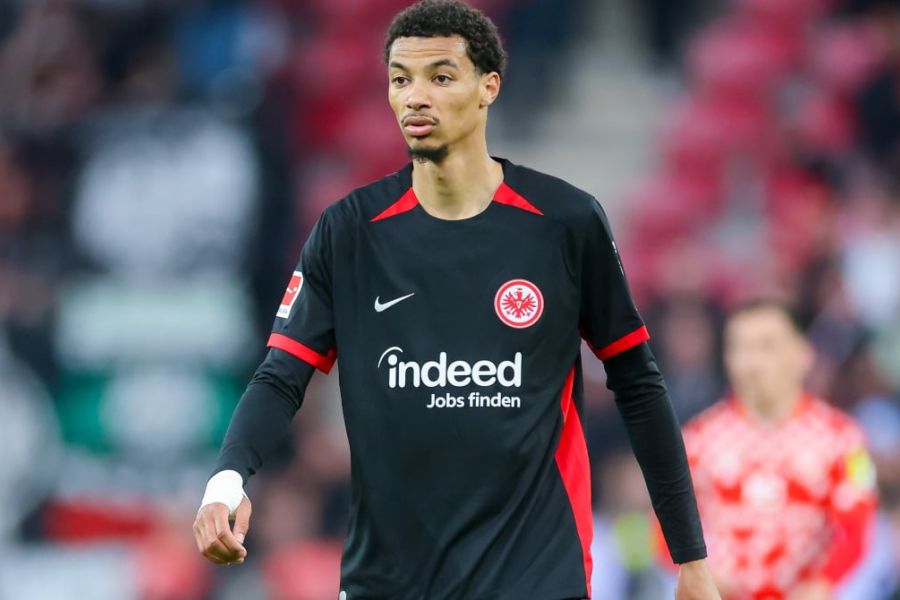 La magie Ekitike, Newcastle surprend Liverpool malgré l’infériorité numérique