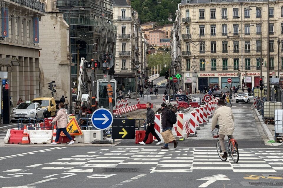 ZTL à Lyon : nouvelles zones à trafic limité et impact sur les écoles, les familles et la vie urbaine