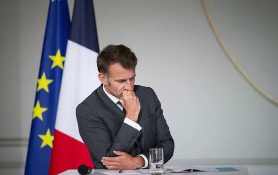 Emmanuel Macron message subliminal : les décryptages politiques derrière les derniers arbitrages du gouvernement