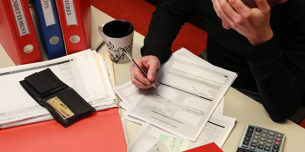 Surendettement, le gouvernement durcit l’accès aux crédits à la consommation