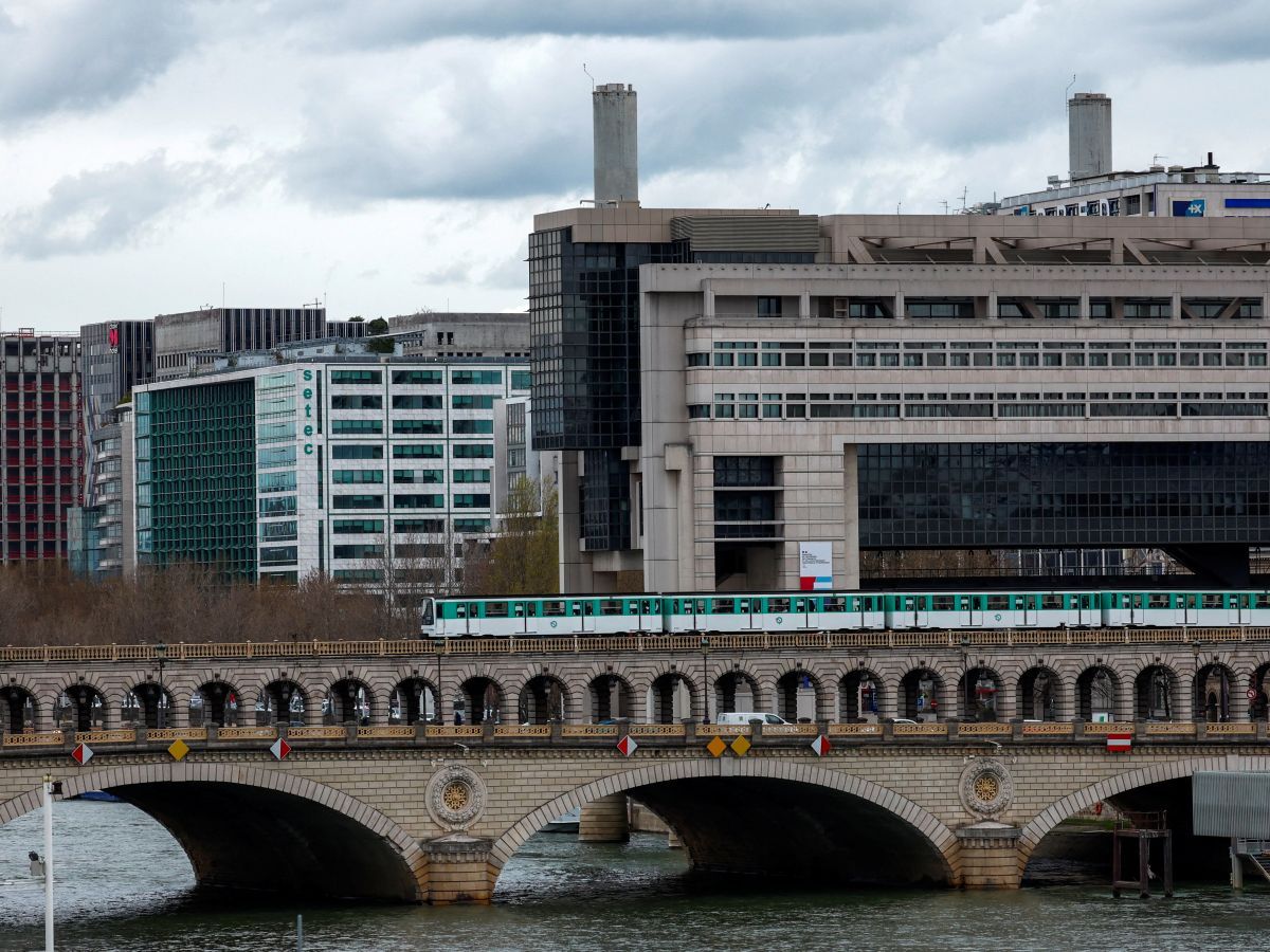 OMONDO ÉCONOMIE - Fermetures de sites industriels en France : le ministre de l'Industrie prévoit des milliers d'emplois menacés