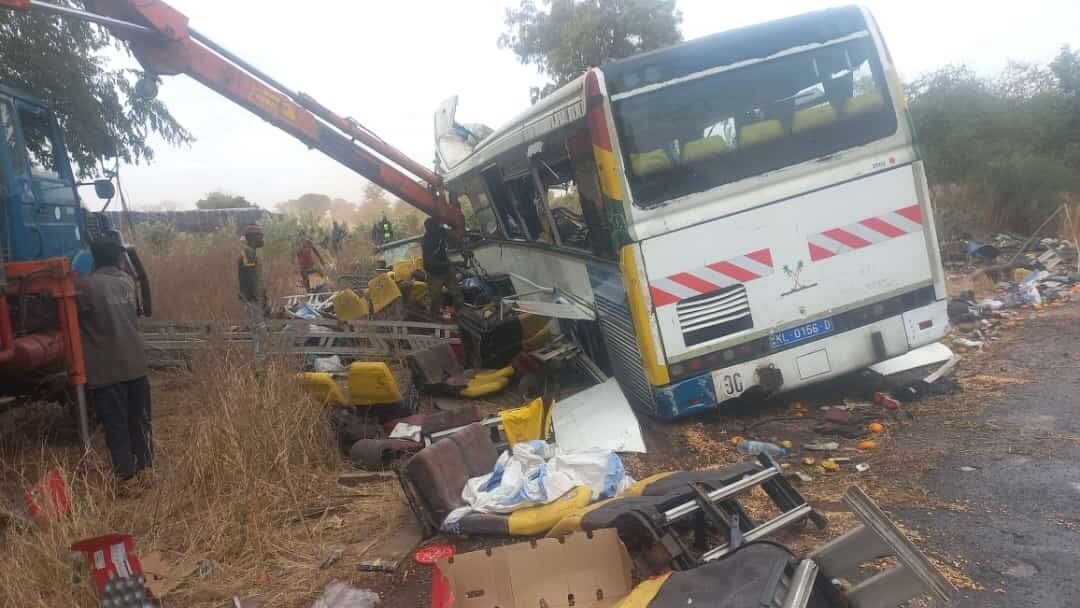 Drame routier, 16 morts dans une collision entre un autocar et un camion