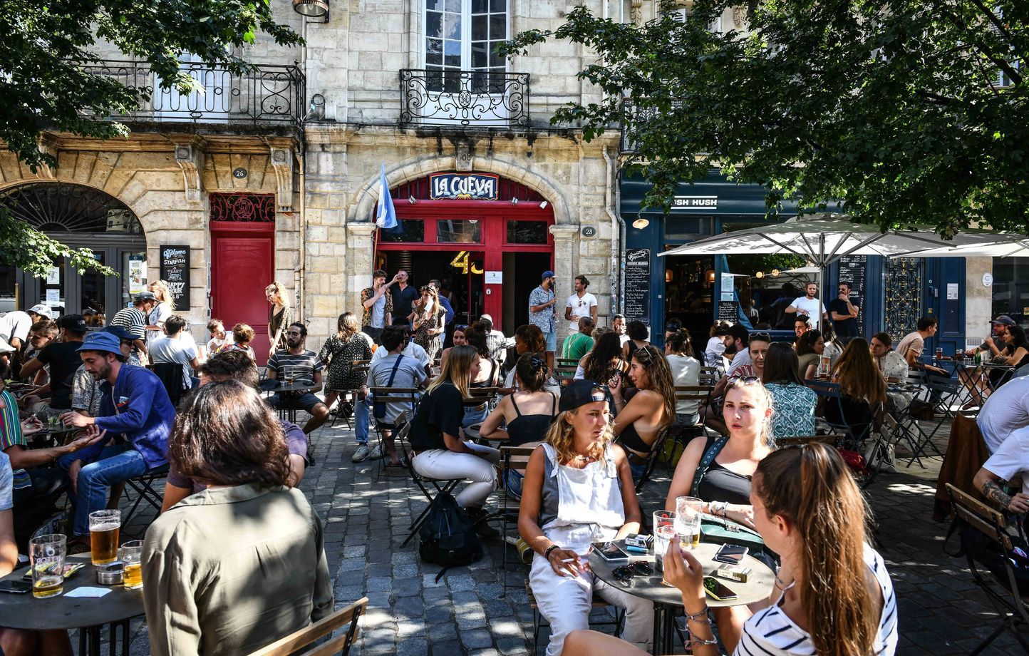 L'Assemblée facilite le retour des bistrots dans les petites villes mais serre la vis sur les transferts de licence IV