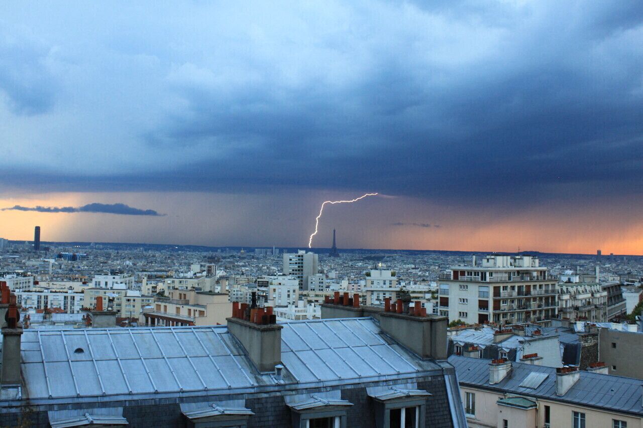Orages dévastateurs à Paris, deux morts et des images impressionnantes