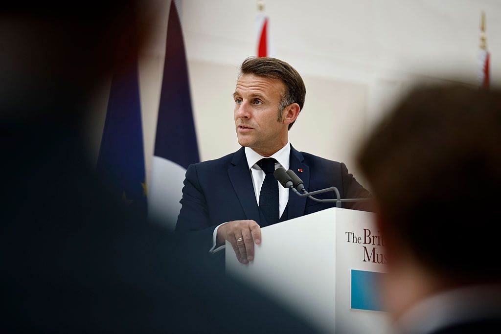 OMONDO INFO, DOSSIER SPÉCIAL : LE BILAN DE LA "DÉCENNIE MACRON"