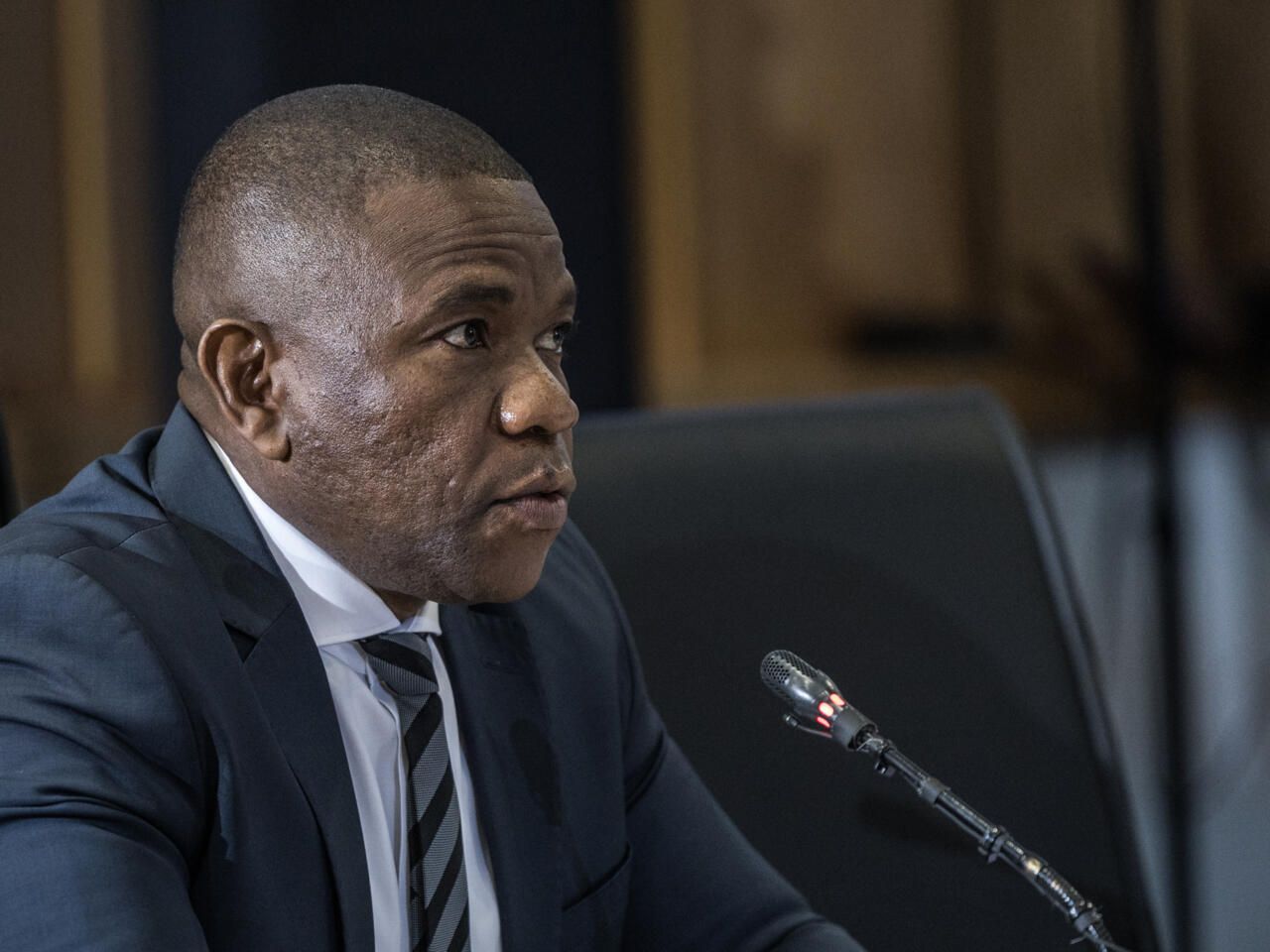 Afrique du Sud : Début d’une enquête judiciaire sur la collusion entre responsables politiques et réseaux criminels