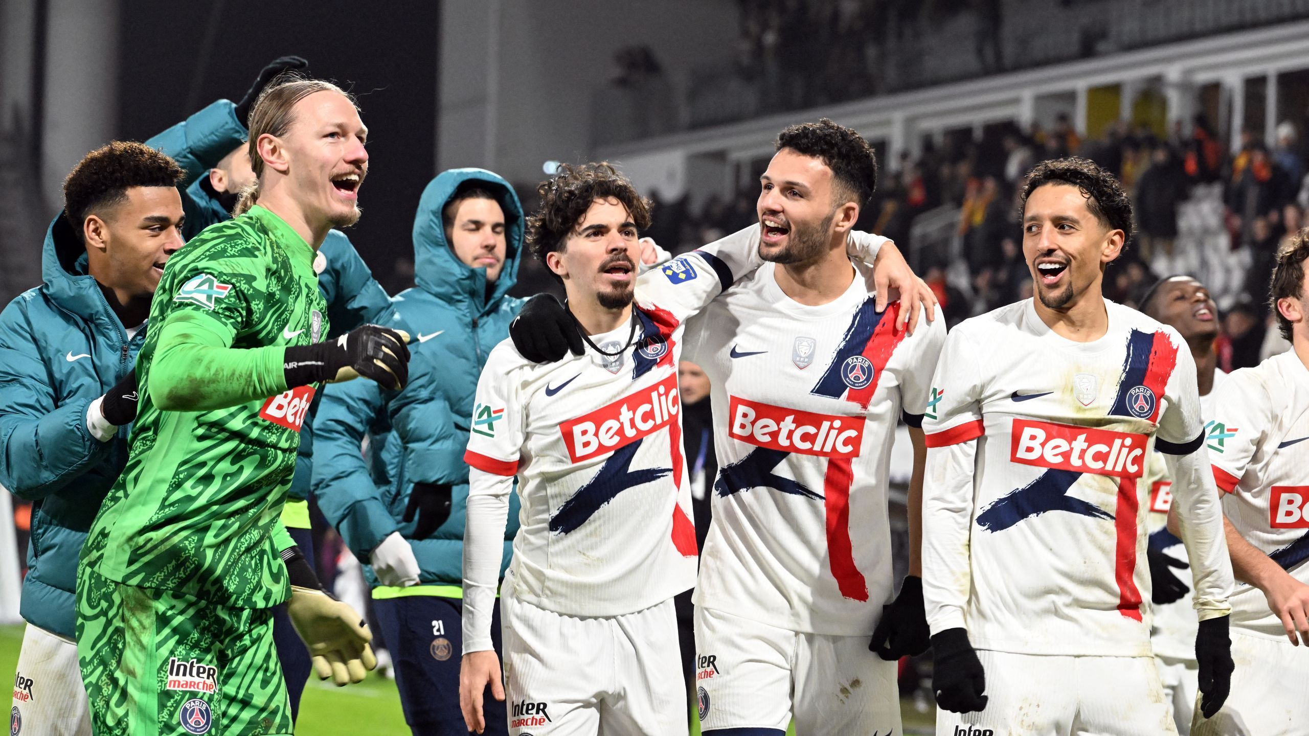 Coupe de France : Safonov, Héros Inattendu du PSG Face à Lens (1-1, 3-4 t.a.b)