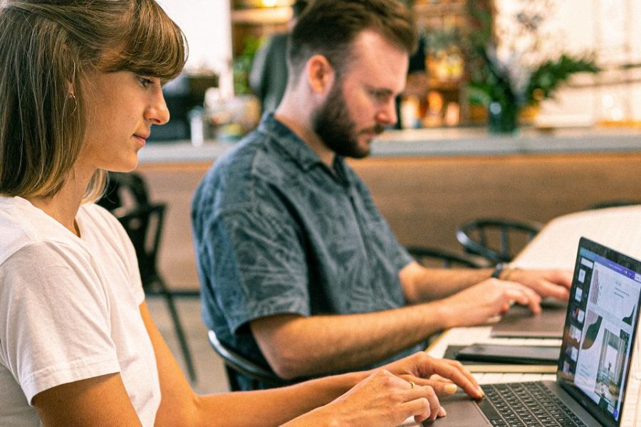 Les Femmes Toujours Payées 22,2% de Moins que les Hommes: Les Chiffres Inquiétants de l'Inégalité Salariale en France