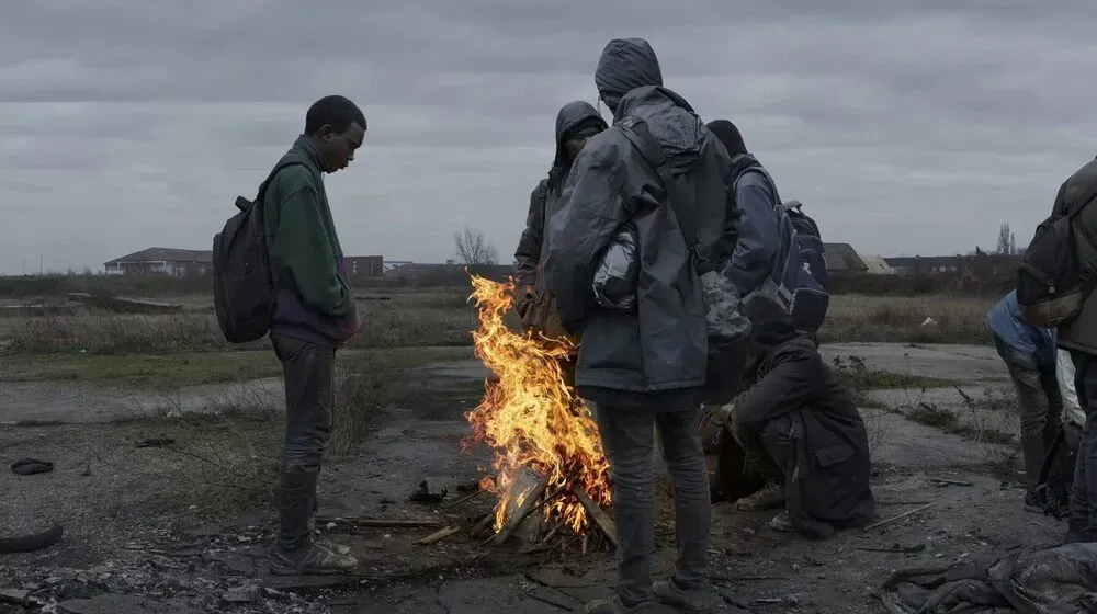 Photographie Contemporaine : L'Exposition « Luc Delahaye – Le Bruit du Monde » au Jeu de Paume – Témoignage Artistique des Conflits Modernes.