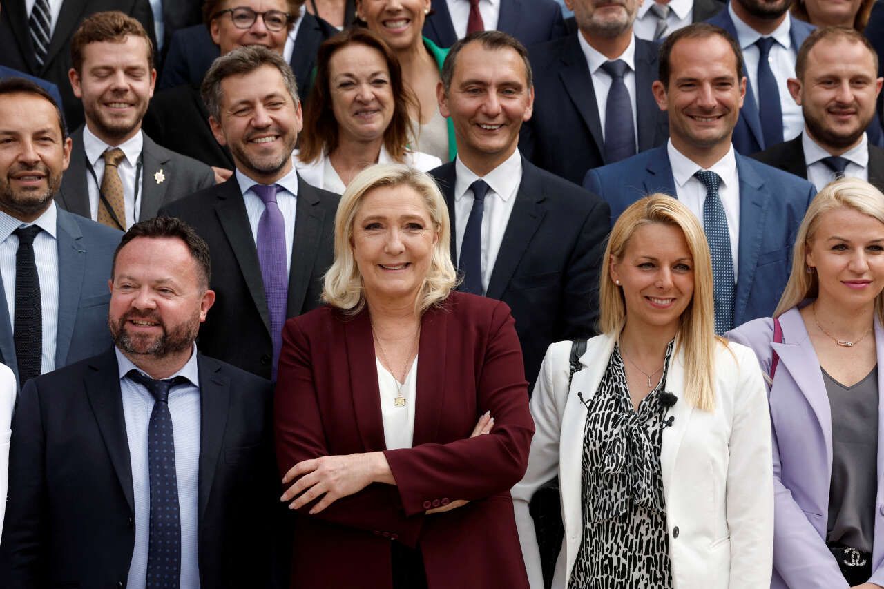 Le Rassemblement National : un parti controversé en quête de normalisation