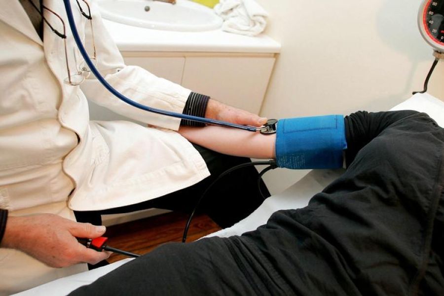 Déserts médicaux – L’appel de 1 500 élus pour réguler l’installation des médecins : symptôme d’une crise systémique