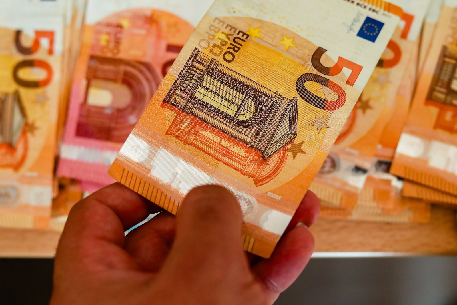 France – Croissance atone, chômage en hausse, épargne record selon l’Insee