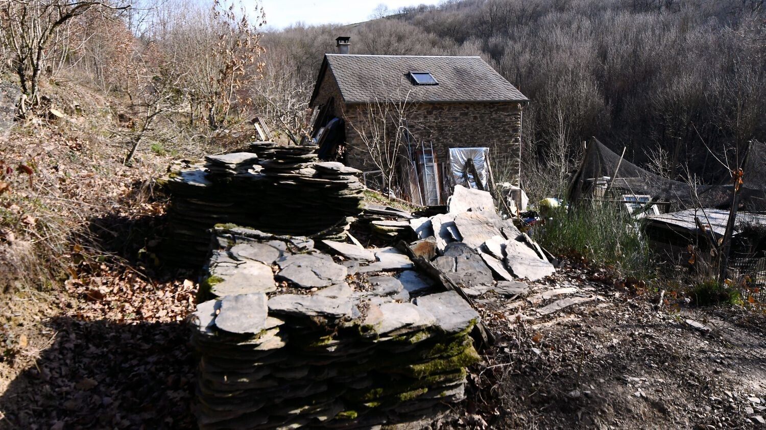 Marginal tué et découpé en Aveyron : plongée dans la violence extrême des marges sociales françaises