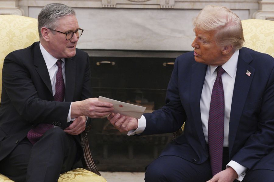 «Ça suffit!» : Donald Trump interrompt le premier ministre britannique en pleine conférence de presse