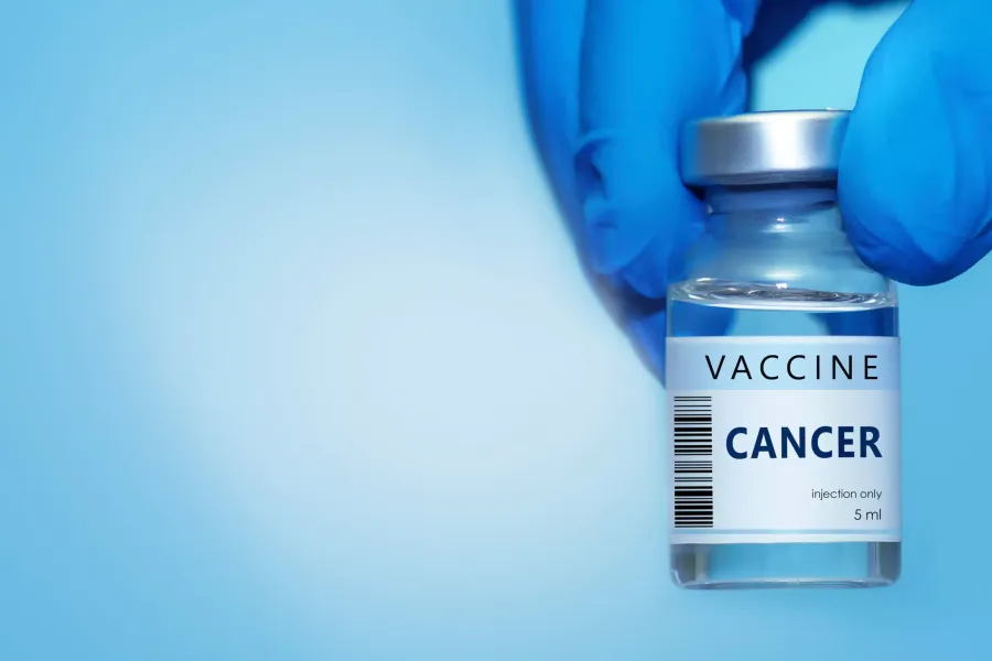 Oncologie de Précision : Le triomphe des vaccins ARNm personnalisés en 2025