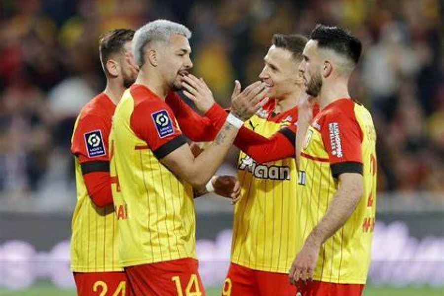 Ligue 1 : Lens brille et rejoint le trio de tête, Strasbourg et Nantes s'imposent