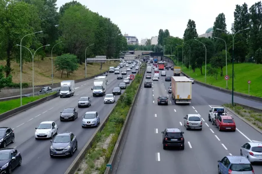Départs en vacances du 8 août 2026 : Bison Futé voit rouge, trafic ultra-dense sur les autoroutes A6 et A10