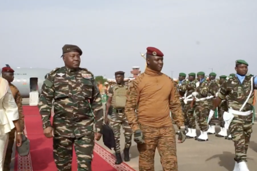 Le Mali, le Burkina Faso et le Niger renforcent leur alliance militaire – Paris marginalisé