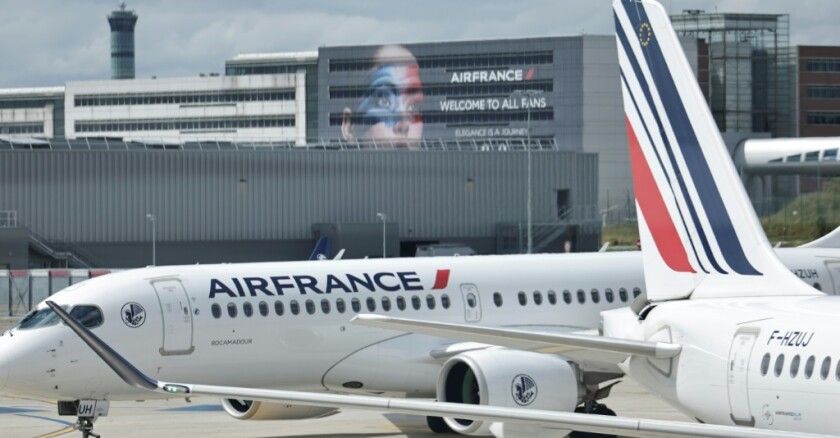 Les compagnies aériennes freinées par les taxes sur les billets d’avion, pression sur le gouvernement français pour alléger la fiscalité